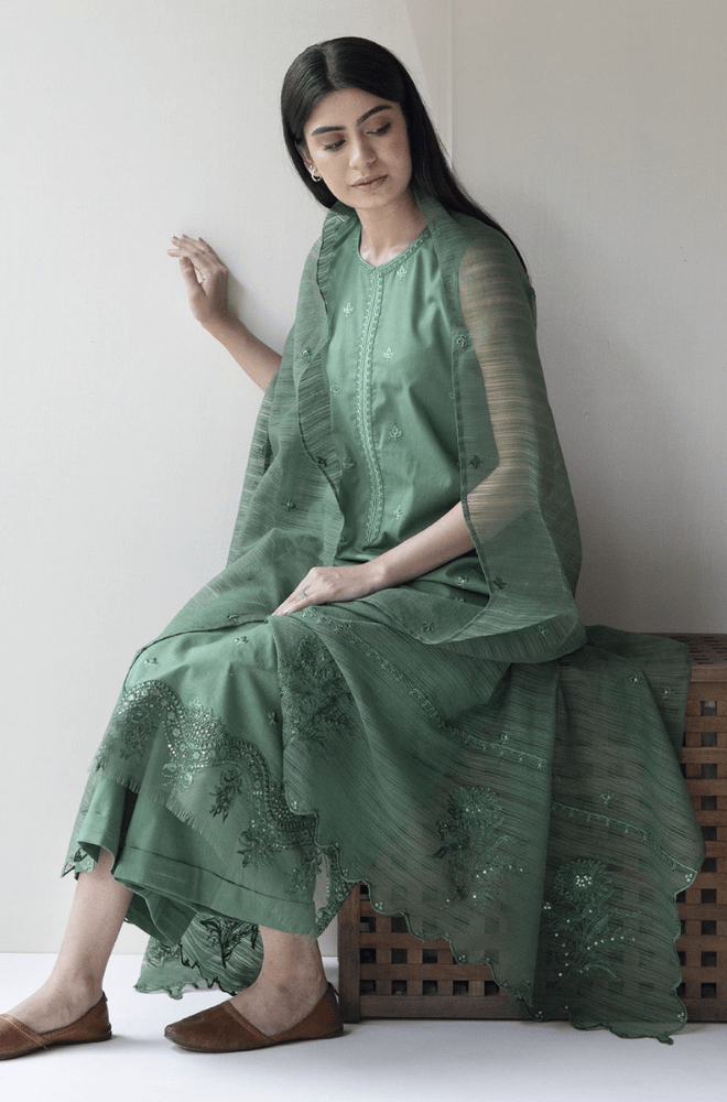 Latest Pakistani Lawn Suits Designs 2026 - BlueFery