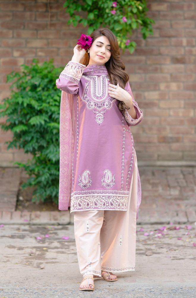 Women 3 Piece Suit Price in Pakistan – Premium and Budget-Friendly Designs - BlueFery