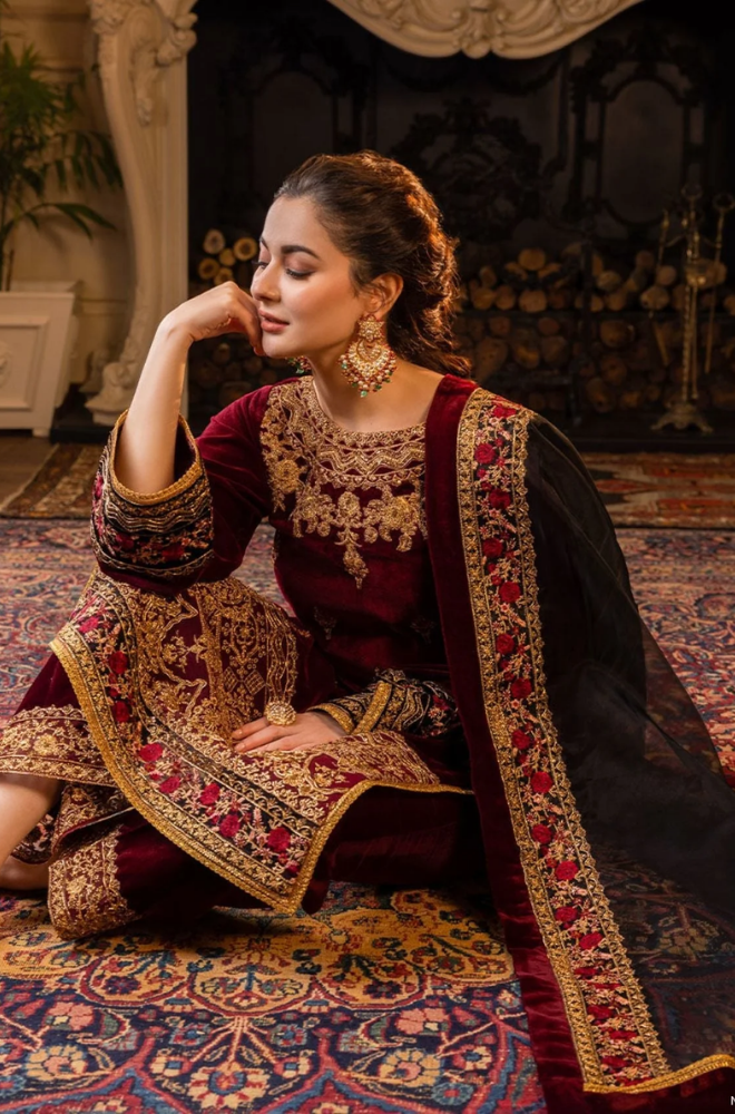 Asim Jofa - 3 Piece Velvet Embroidered Shirt With Organza Dupatta and Trouser - SB0165