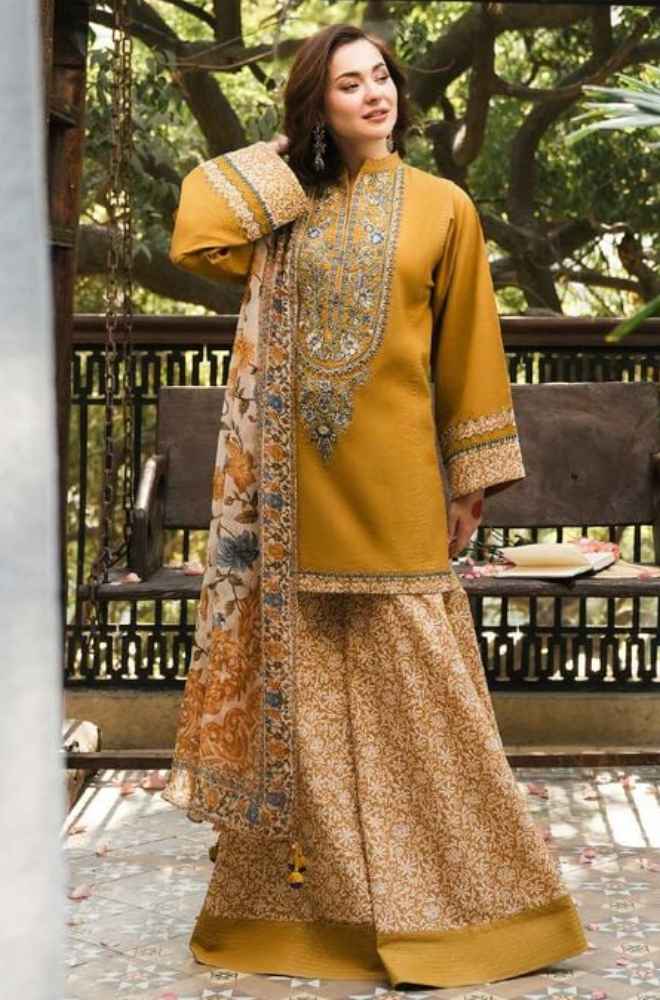 Sapphire - 3PC Lawn Digital Printed Suit- BFU0120