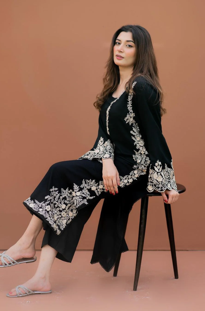 Shanzay Anooshay - 2PC Dhanak Embroidered Suit - BFS0025