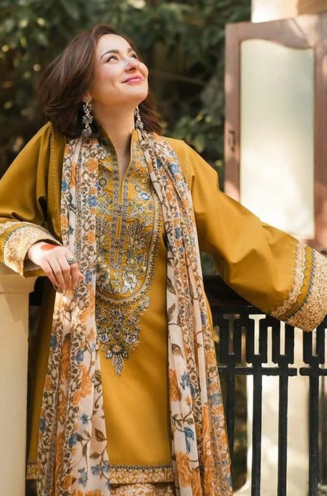 Sapphire - 3PC Lawn Digital Printed Suit- BFU0120