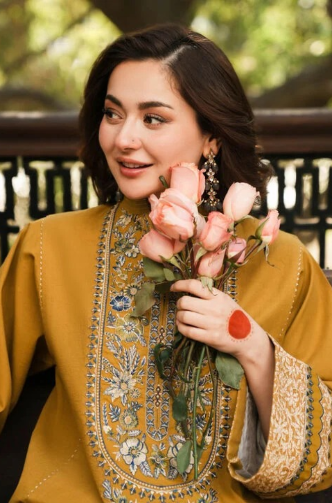 Sapphire - 3PC Lawn Digital Printed Suit- BFU0120