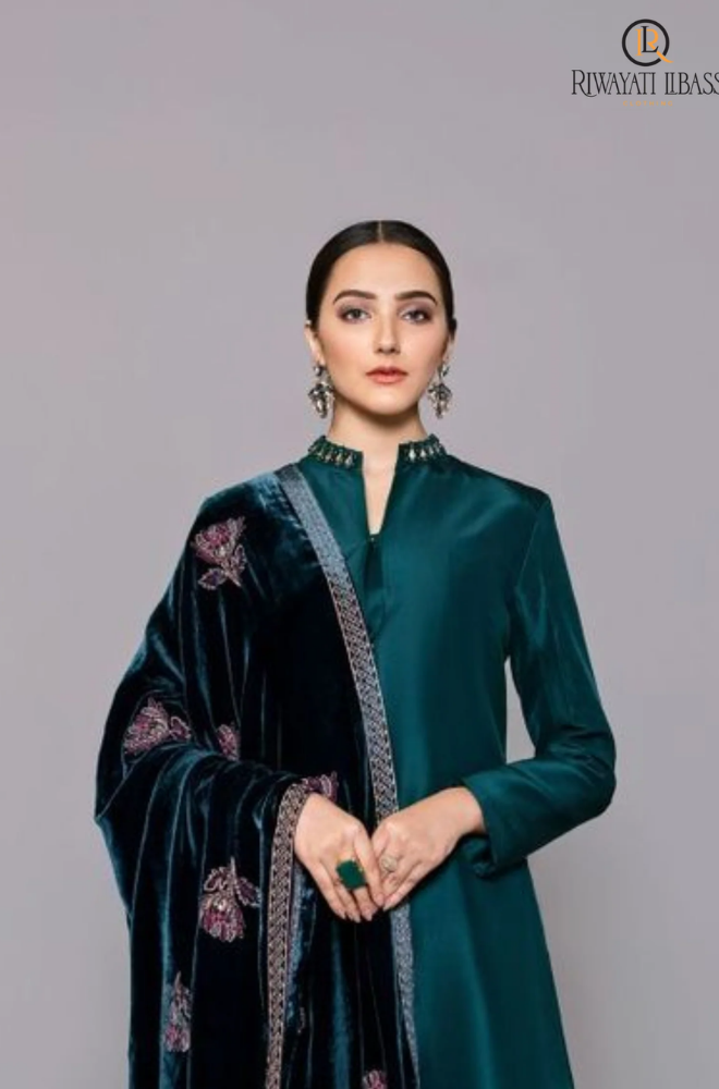 Bareeze - 3PC Velvet Embroidered Shirt With Velvet Embroidered Dupatta and Trouser - BFB0548