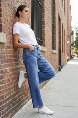 Luxury Soft-Wash Relaxed Jeans - Blue - BFJ008