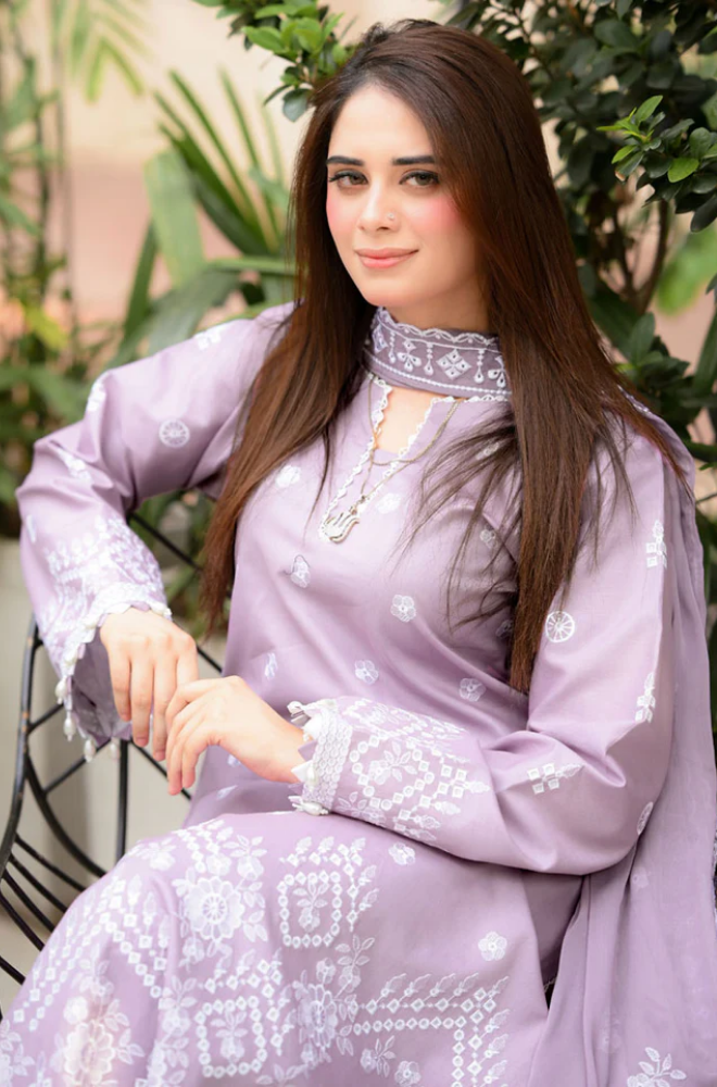 Sobia Nazir - Lawn Embroidered Suit - BFB0315