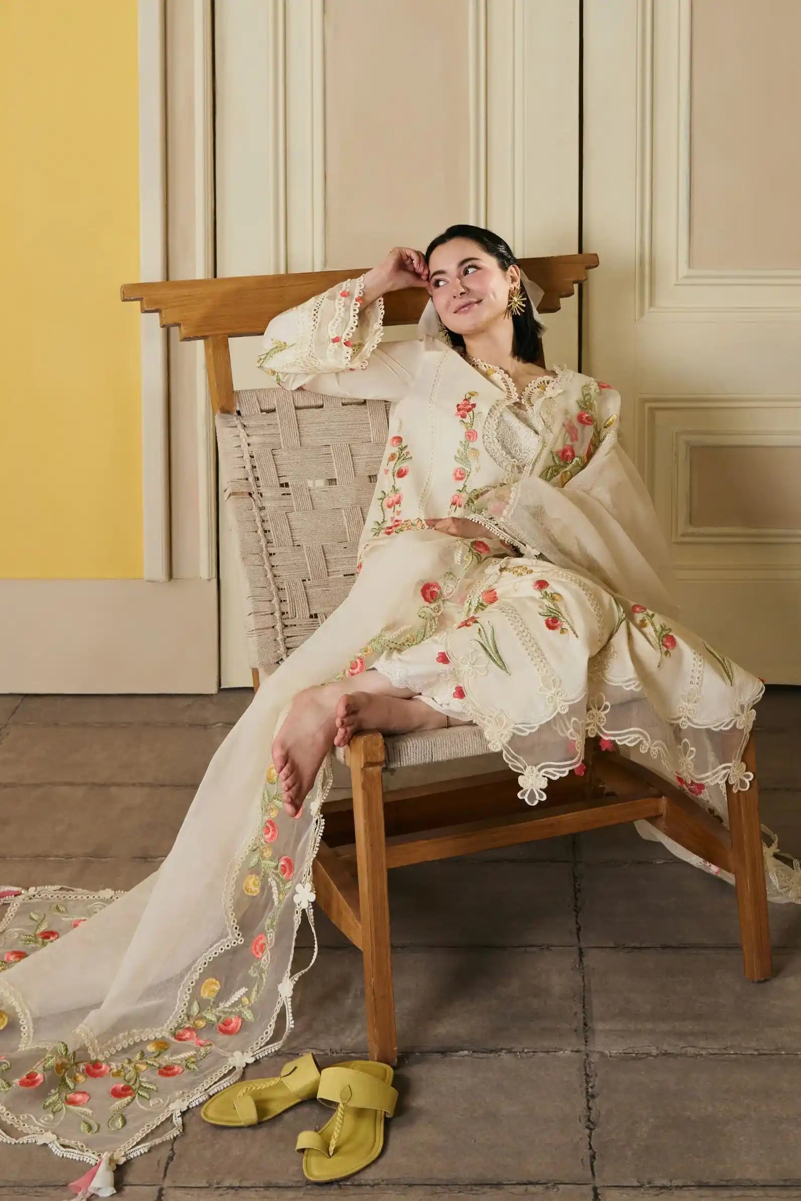 Maryam Hussain - 3PC Lawn Embroidered Shirt With Organza Embroidered Dupatta and Trouser - BFB0826