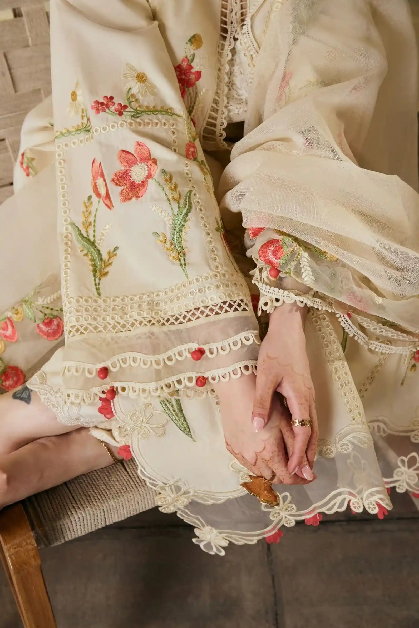 Maryam Hussain - 3PC Lawn Embroidered Shirt With Organza Embroidered Dupatta and Trouser - BFB0826
