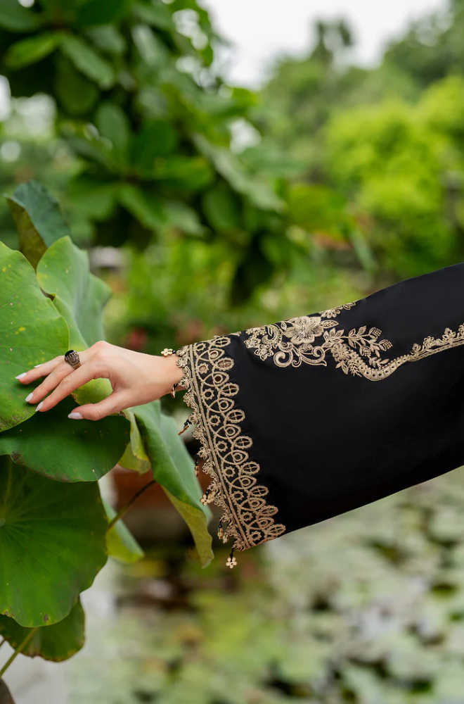 BAROQUE - Winter 3PC Dhanak Embroidered Suit - BFB0485