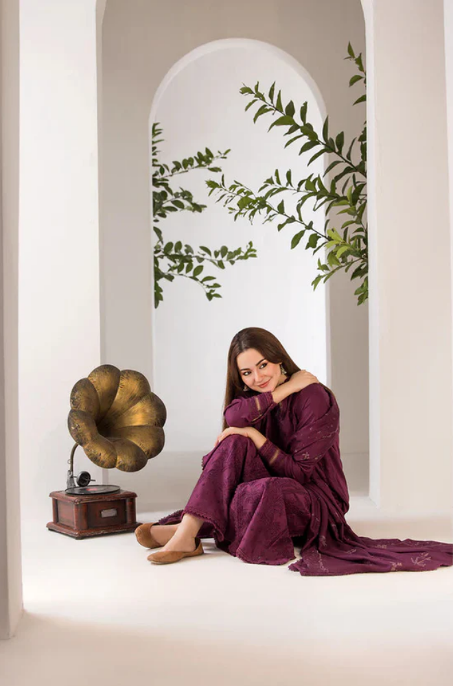 BAROQUE - Winter 3PC Dhanak Embroidered Suit - BFB0486