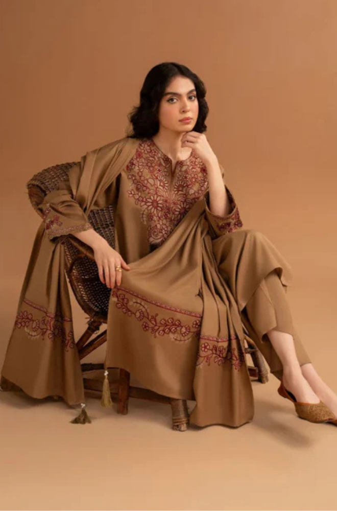Pezwan - Winter 3PC Dhanak Embroidered Suit - BFB0418