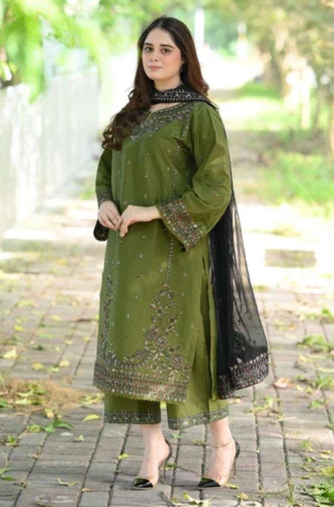 Batik - 3PC Dhanak Embroidered Shirt With Chiffon Embroidered Dupatta and Trouser - BFB01057