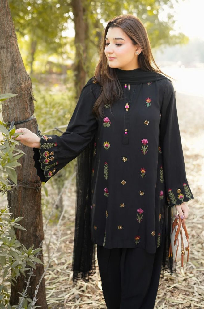 Stitched 3Pcs Embroidered Lawn Suit – RTW058 - Stitched | BlueFery