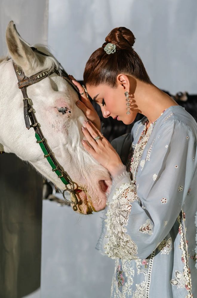 Summer 3PC Lawn chikankari Embroidered Suit - BFB0780 - luxury | BlueFery