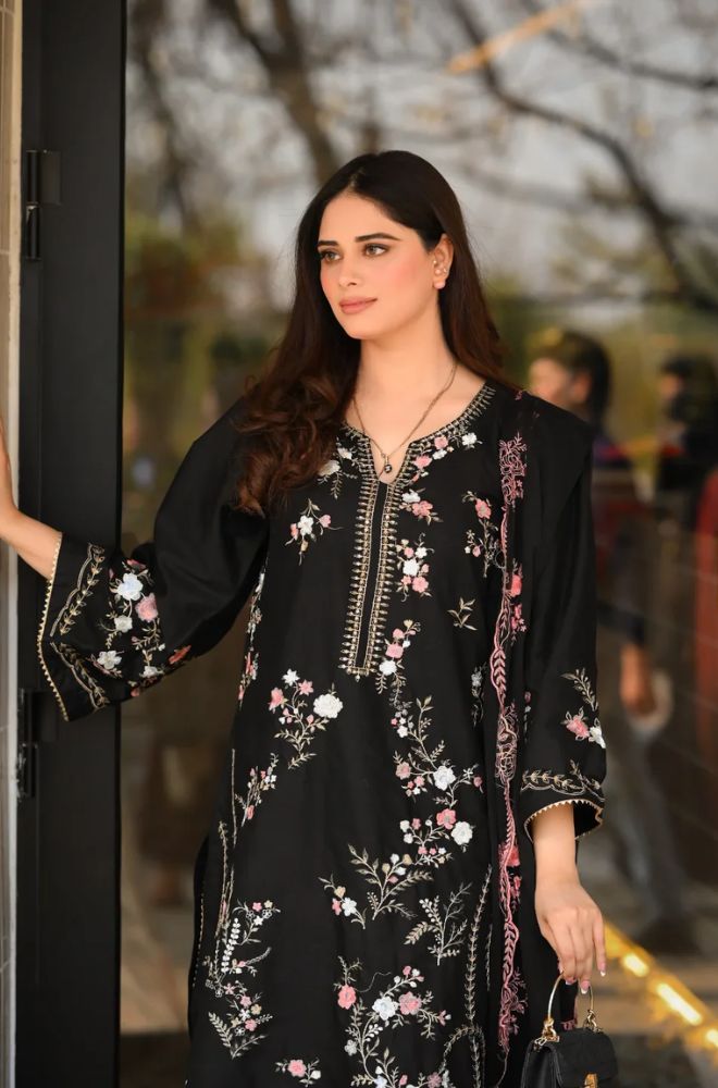 Summer 3Piece Lawn Embroidered Suit - BFB0752 - New Arrivals | BlueFery